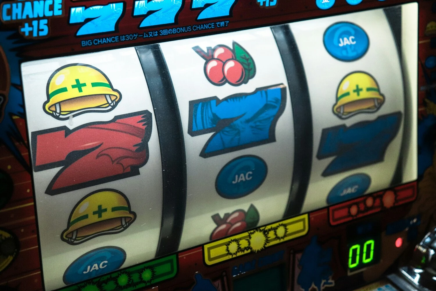 Collaborative and multiplayer tourneys structure of Luckyland Slots